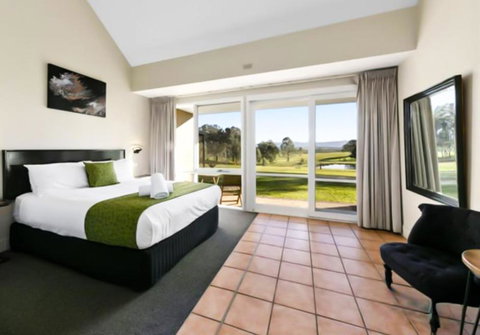 Rothbury Downs - Accommodation Gladstone 0