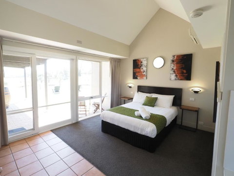 Rothbury Downs - Accommodation Gladstone 2