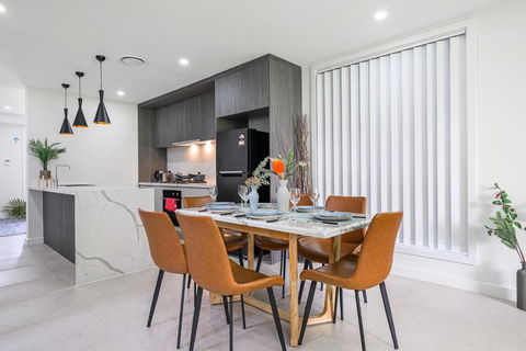 Rousehill 5Br With Pool Near Shopping Centre&Train - Accommodation Gladstone 0
