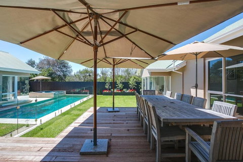 Royadie Resort - Pool Spa Tennis 500m To Beach - Accommodation Gladstone 1