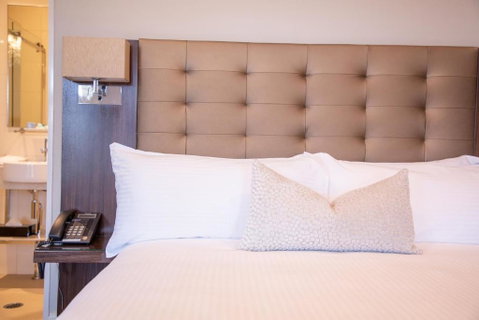 Royal Hotel Randwick - Accommodation Gladstone 2