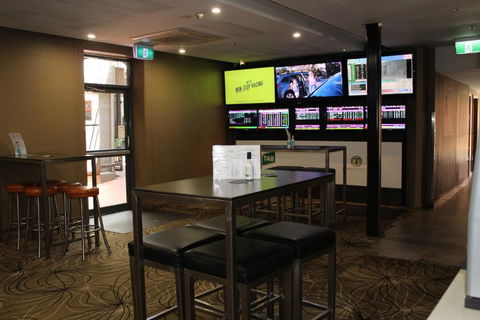 Royal Hotel Orange - Accommodation Gladstone 2