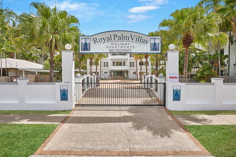 Royal Palm Villas - Accommodation Gladstone 2