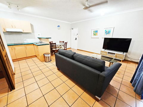 Royal Palm Villas - Accommodation Gladstone 0