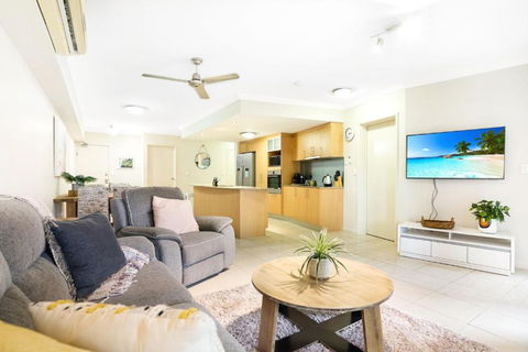 Royal Pavillions City Escape - Accommodation Gladstone 2