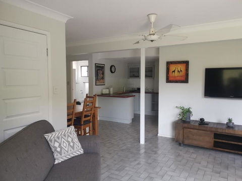 Rural Escape - Accommodation Gladstone 2