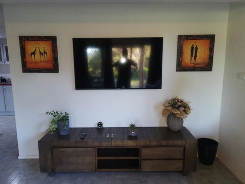 Rural Escape - Accommodation Gladstone 3