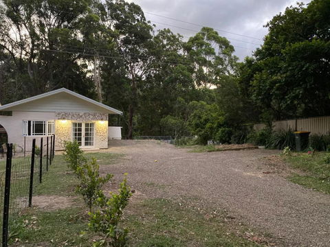 Rural Granny Flat - Pet Friendly - Accommodation Gladstone 2