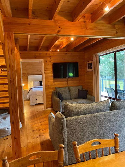 Russell Falls Holiday Cottages - Accommodation Gladstone 2