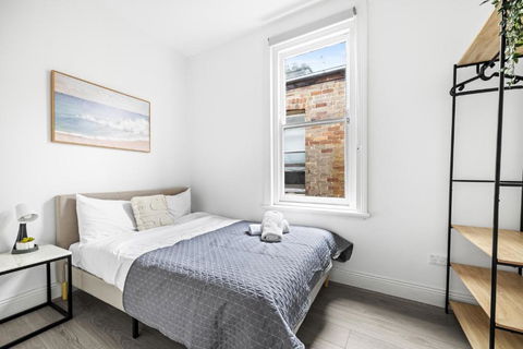 Rustic Double Room - Central Location In Kensington - Shared Bathroom - Accommodation Gladstone 0
