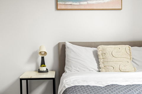 Rustic Double Room - Central Location In Kensington - Shared Bathroom - Accommodation Gladstone 1