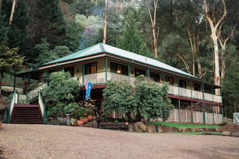 Rustic Refuge Guesthouse - Accommodation Gladstone 0