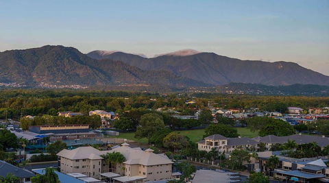 Rydges Esplanade Resort Cairns - Accommodation Gladstone 1
