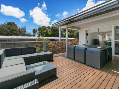 RYE/BLAIRGOWRIE FAMILY ENTERTAINER.. - Accommodation Gladstone 0