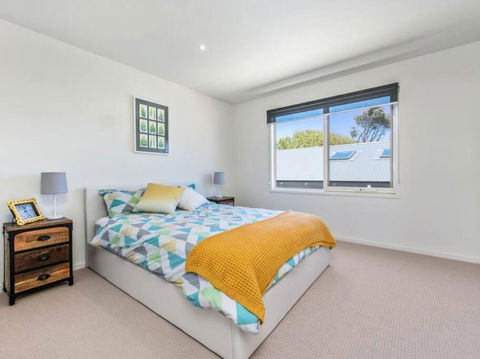 RYE/BLAIRGOWRIE FAMILY ENTERTAINER.. - Accommodation Gladstone 1