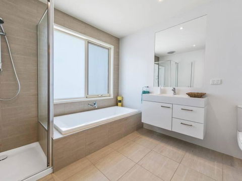 RYE/BLAIRGOWRIE FAMILY ENTERTAINER.. - Accommodation Gladstone 2