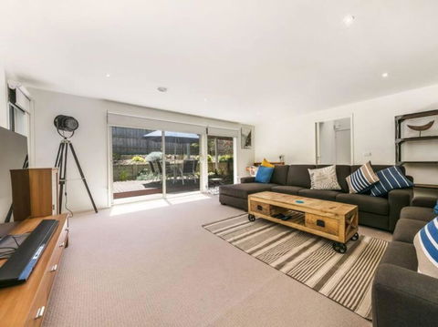RYE/BLAIRGOWRIE FAMILY ENTERTAINER.. - Accommodation Gladstone 3