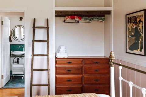 S U N S E T S H A C K Binalong - Accommodation Gladstone 2