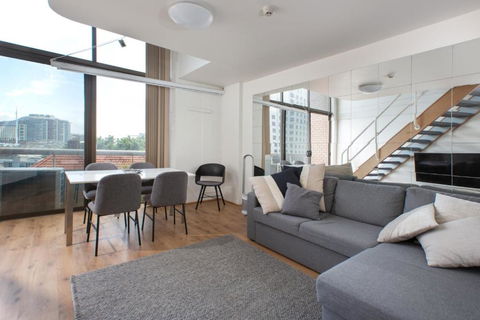 S203S - The Loft By Darling Harbour - Accommodation Gladstone 0