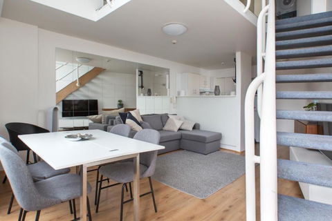 S203S - The Loft By Darling Harbour - Accommodation Gladstone 1