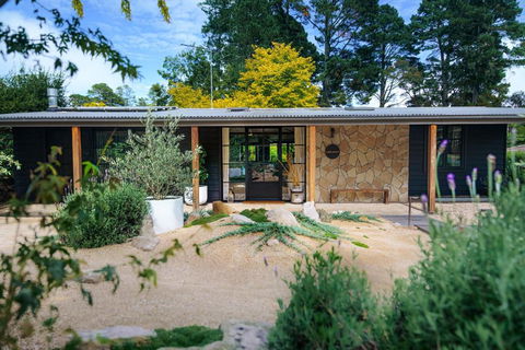 SABLE MAE Luxury Rustic Ranch - Accommodation Gladstone 1