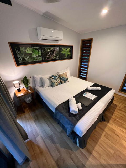 Safari Lodge - Accommodation Gladstone 1