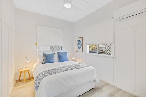 Sage Cottage! CBD Perfection! - Accommodation Gladstone 2