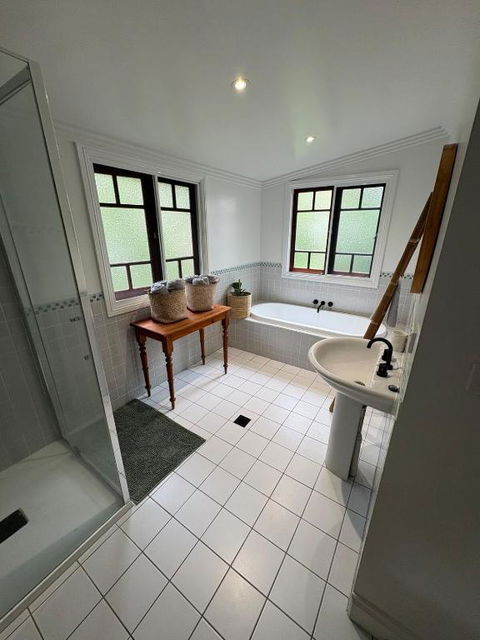 Sage House - Accommodation Gladstone 1