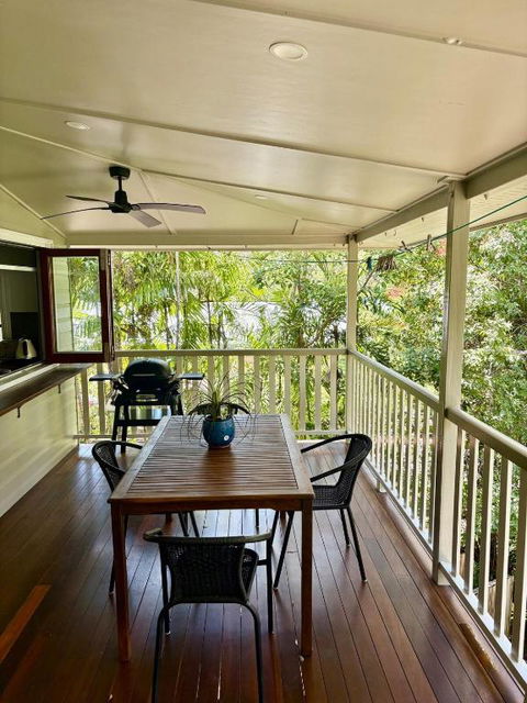 Sage House - Accommodation Gladstone 2