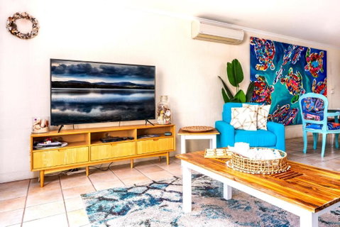 Sails 5 - Accommodation Gladstone 3