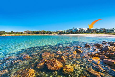 Sails On The Beachfront - Exclusive Seaside Home - Accommodation Gladstone 1