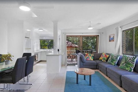 Salerno - Hosted By Burleigh Letting - Accommodation Gladstone 0
