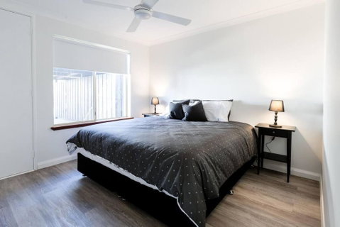 Salt & Pepper; Beautiful Town House In Margs! - Accommodation Gladstone 3