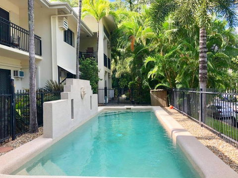 Salt & Sand - Tropical Oasis Footsteps To Beach - Accommodation Gladstone 0