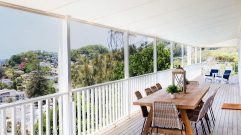 Salt Deck - The Upper Deck Accom Holiday - Accommodation Gladstone 3