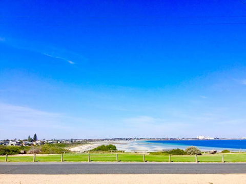 SALT @ North Beach WALLAROO (absolute Beachfront) - Accommodation Gladstone 0
