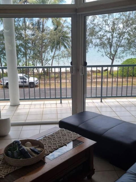 Salt On South - Beachfront Bliss - Accommodation Gladstone 1