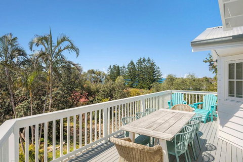 Salt Spray - Accommodation Gladstone 3