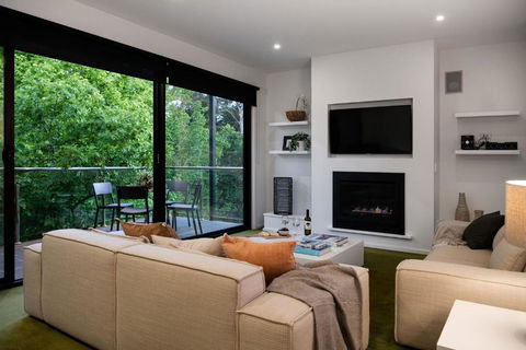 Saltus Luxury In Hepburn - Accommodation Gladstone 1