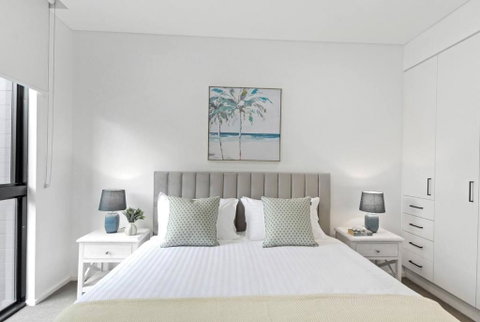 Saltwater Escape - Contemporary Seaside Stunner - Accommodation Gladstone 2