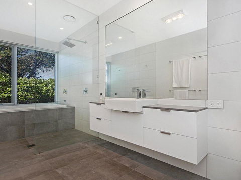 Saltwater Lodge - Accommodation Gladstone 3