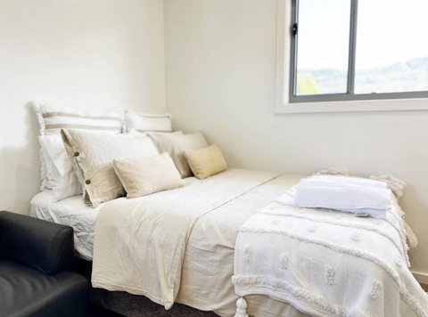 Saltwater Studio - Woonona - Accommodation Gladstone 2