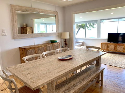 Salty Dog - Accommodation Gladstone 0