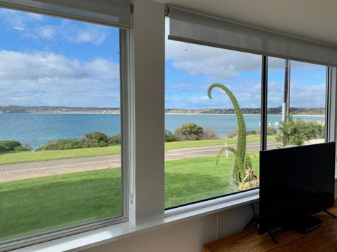 Salty Dog - Accommodation Gladstone 3