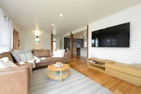Salty Escape - Accommodation Gladstone 0