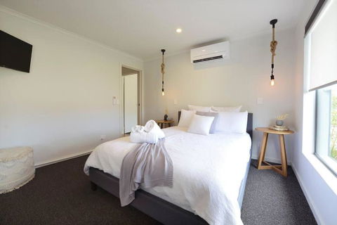Salty Escape - Accommodation Gladstone 2