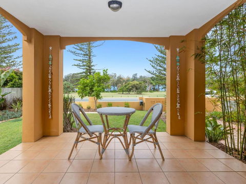 Salty Kisses On Marine Parade - Accommodation Gladstone 0