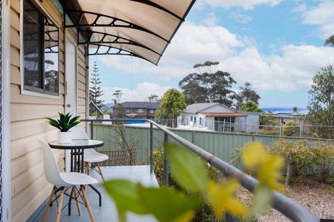 Salty Vibes - Accommodation Gladstone 1