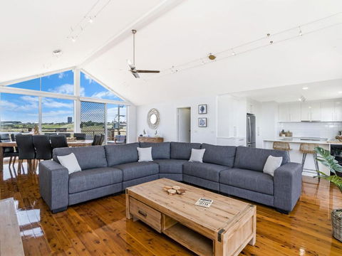 Saltys - Accommodation Gladstone 2