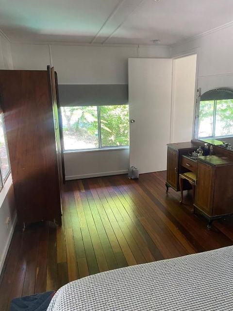 Samantha - Accommodation Gladstone 2